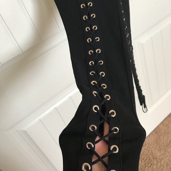 Corset style or lace up style pants - Picture 4 of 5